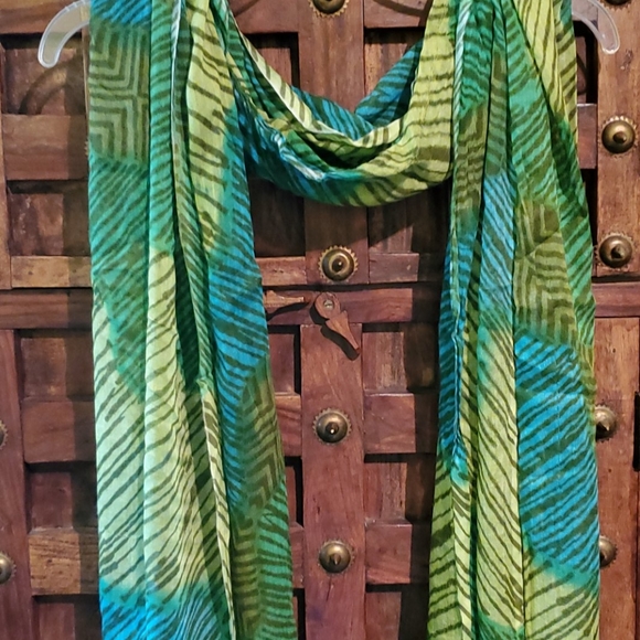 Scarf - Picture 2 of 4